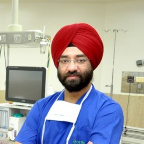 Dr. HARSIMRAN SINGH & TEAM . Orthopaedics Fortis Hospital, Mohali